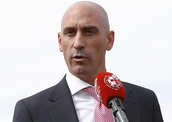 رئيس الاتحاد الإسباني يكشف موقفه من اعتماد الترتيب الحالي لـ الليجا وإنهاء الموسم