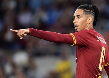 تقارير 3 أندية إنجليزية تتصارع على ضم سمولينج من مانشستر يونايتد