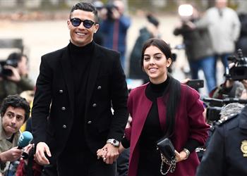 صديقة رونالدو تتحدث عن حالته بعد دخول الحجر الصحي بسبب كورونا