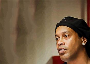 تجديد حبس رونالدينيو وشقيقه بسبب كورونا والهاتف يحسم مصيره