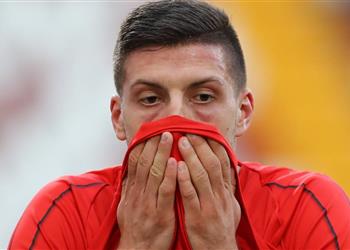 السلطات الصربية تجبر يوفيتش على توقيع وثيقة بعد كسر الحجر الصحي