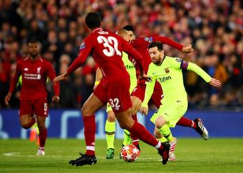 مدافع ليفربول يكشف عن موقف طريف له مع ميسي عقب ريمونتادا أنفيلد