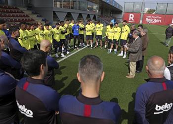 ماركا لاعبو برشلونة يتراجعون عن موقفهم بشأن تخفيض الرواتب بسبب كورونا