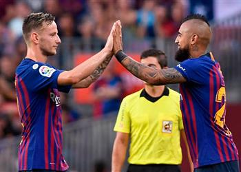 بسبب راكيتيتش وفيدال تقارير برشلونة يستهدف صفقة جديدة من الدوري الإنجليزي