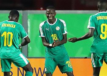 كورونا يجبر برشلونة على إيقاف مفاوضاته مع ثنائي سنغالي