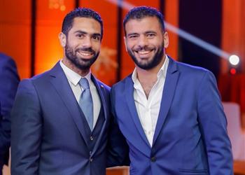 عماد متعب أحمد فتحي يمتلك عرض ا ضخم ا من أحد فرق الدوري والأهلي يحاول بالحل الوسط