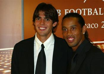 بعد اعتقاله في باراجواي كاكا من المحزن رؤية رونالدينيو في هذه الحالة