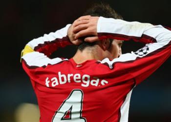 نجم آرسنال السابق ينتقد فابريجاس ويضرب المثل بـ ليفربول