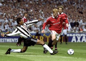 القبض على أحد أساطير الدوري الإنجليزي بسبب كسر الحجر الصحي