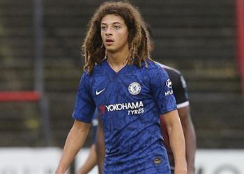 لايبزيج يحسم موقفه من شراء مدافع تشيلسي الشاب