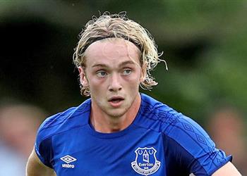 تقارير الميركاتو لاعب إيفرتون الشاب على رادار تشيلسي