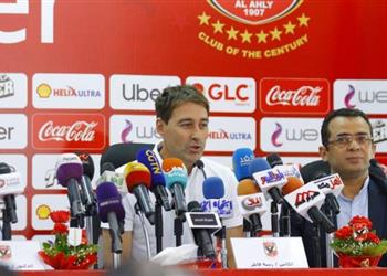 مترجم فايلر السويسري اندهش من أحداث مباراة الهلال السوداني ولا يعنف لاعبي الأهلي إلا في هذه الحالة