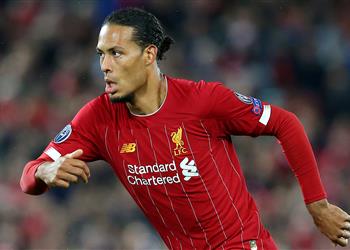 لاعب ليفربول السابق فان دايك المدافع الأفضل في تاريخ الدوري الإنجليزي