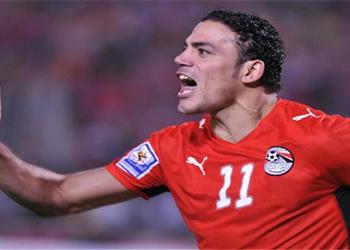 كاف يحتفل بعيد ميلاد عمرو زكي الـ37