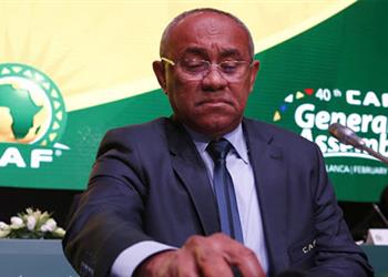 كاف ينعي رئيس نادي مارسيليا السابق بعد وفاته بـ كورونا