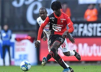 تقارير فرنسية تكشف حقيقة اقتراب كامافينجا من ريال مدريد