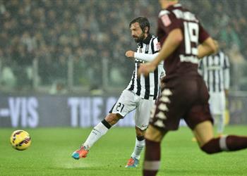 بيرلو يكشف كيف لعب 3 مباريات بقدم واحدة مع يوفنتوس ويختار هدفه الأفضل