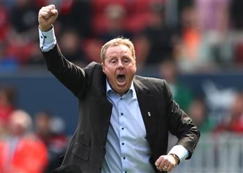 ريدناب يهاجم إدارة توتنهام بسبب تخفيض رواتب الموظفين ويوجه طلب ا للاعبين