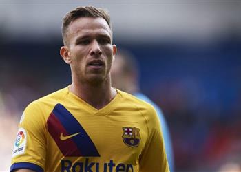 تقارير تكشف موقف برشلونة من رحيل آرثر ضمن صفقة لاوتارو