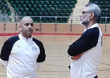 مدرب منتخب مصر لكرة الصالات يهاجم الأهلي بسبب أحمد فتحي وحسام عاشور