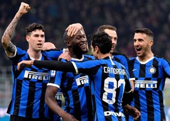 إنتر ميلان يغلق الباب في وجه برشلونة لضم مدافعه