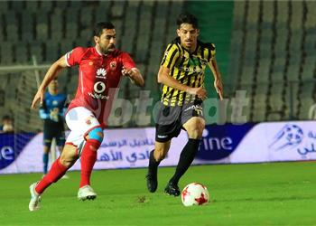 المقاولون العرب يرد على مفاوضات الأهلي لضم طاهر محمد طاهر