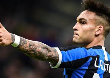 لاوتارو مارتينيز ينضم لقائمة النجوم المتبرعين لمكافحة كورونا