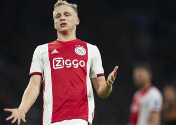 فان دي بيك يسخر من أنباء انتقاله إلى ريال مدريد