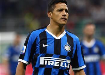 ناد إنجليزي يتواصل مع وكيل سانشيز لبحث ضمه من مانشستر يونايتد