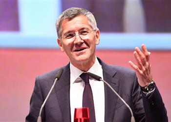 رئيس بايرن ميونخ يشيد بقرار تأجيل اليورو ويمتدح حميديتش