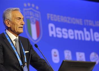 الاتحاد الإيطالي يكشف عن احتمال جديد بشأن مصير عودة الكالتشيو