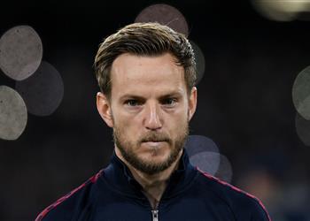 برشلونة يخبر راكيتيتش بقراره تجاه مستقبله مع الفريق