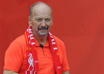 بعد الهجوم الشديد ليفربول يتراجع عن قراره بشأن رواتب الموظفين