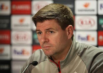 لاعبو رينجرز وجيرارد يؤجلون تقاضي رواتبهم 3 أشهر من أجل الموظفين