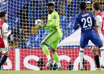 برشلونة يجدد اهتمامه بصفقة مميزة من أياكس