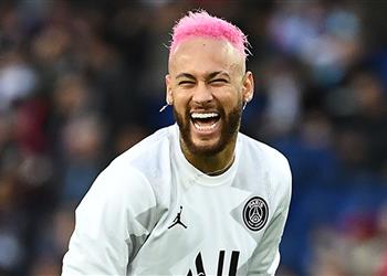 متجاهل ا رونالدو فيديو نيمار يختار تشكيله المثالي المكون من 5 لاعبين