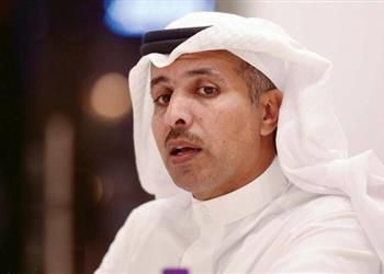 صورة رئيس لجنة الحكام بالاتحاد العربي يوضح تعديلات مخالفة لمسة اليد