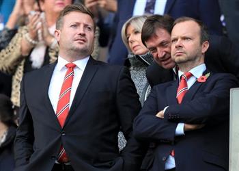 مانشستر يونايتد يتخذ قرار ا بشأن رواتب موظفيه بعد أزمة كورونا