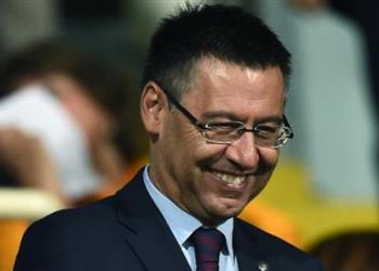 بعد استقالة نائبه بارتوميو يحسم مصيره في برشلونة