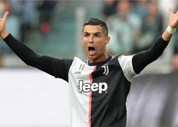 كريستيانو رونالدو يكسر الحجر الصحي ومدير صحة ماديرا يعلق