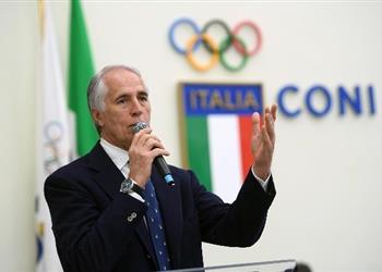 رئيس الأولمبية الإيطالية يؤكد استمرار حظر التدريبات