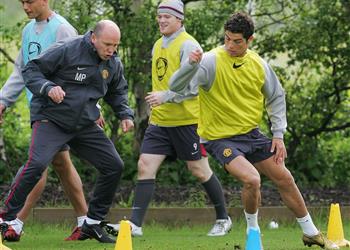 مساعد فيرجسون عن سر نجاح رونالدو أجبرته على فعل أشياء لم يرغب في القيام بها