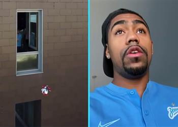 فيديو بسبب كورونا مالكوم يتسلم جائزة الأفضل في زينت عن شهر مارس بطائرة لاسلكية