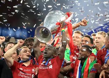 متجاهل ا محمد صلاح ورونالدو ساديو ماني يختار فريق أحلامه