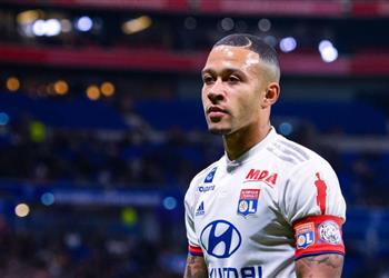 رئيس ليون يصدم ليفربول وتوتنهام بشأن ديباي