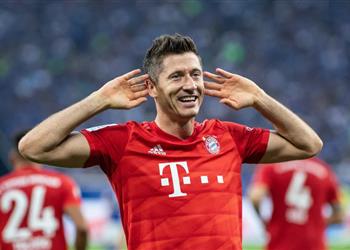 مدير جنوى الإيطالي يكشف كيف تسبب رئيس النادي في ضياع فرصة التعاقد مع ليفاندوفسكي