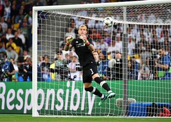 كاريوس مبرر ا أخطائه القاتلة مع ليفربول في نهائي الأبطال 2018 راموس تسبب لي في ارتجاج