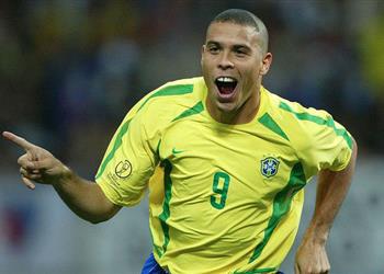 الظاهرة رونالدو يكشف عن حيلة حارس المرمى التي جعلته يدخل عالم الكرة وكيف هددته الإصابات