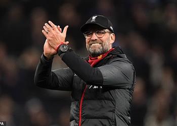 بسبب أزمة كورونا ليفربول يعقد اجتماع ا بالفيديو مع لاعبيه بشأن الأجور