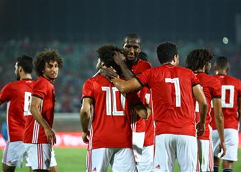 علي غزال وردة ساعدني في لاريسا والزمالك فاوضني